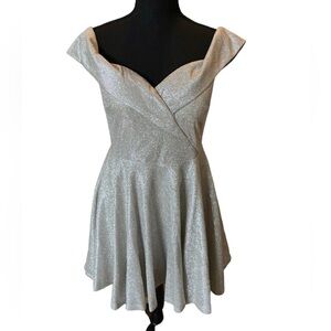 NWOT Lulu’s Glittery Champagne Off the Shoulder Mini Dress, size medium